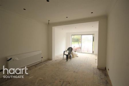 4 bedroom detached house to rent - Photo 4