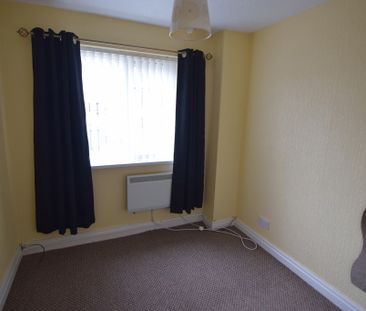 To Let 2 Bed Apartment - Photo 5