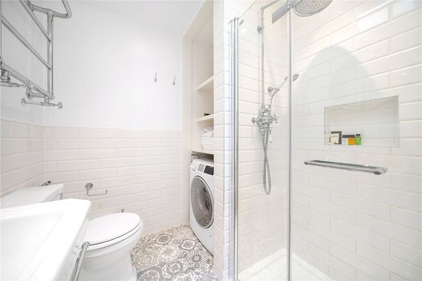 Cornwall Gardens, London, SW7 flat - penthouse to rent - Photo 1
