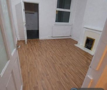 3 bedroom end of terrace house to rent - Photo 4