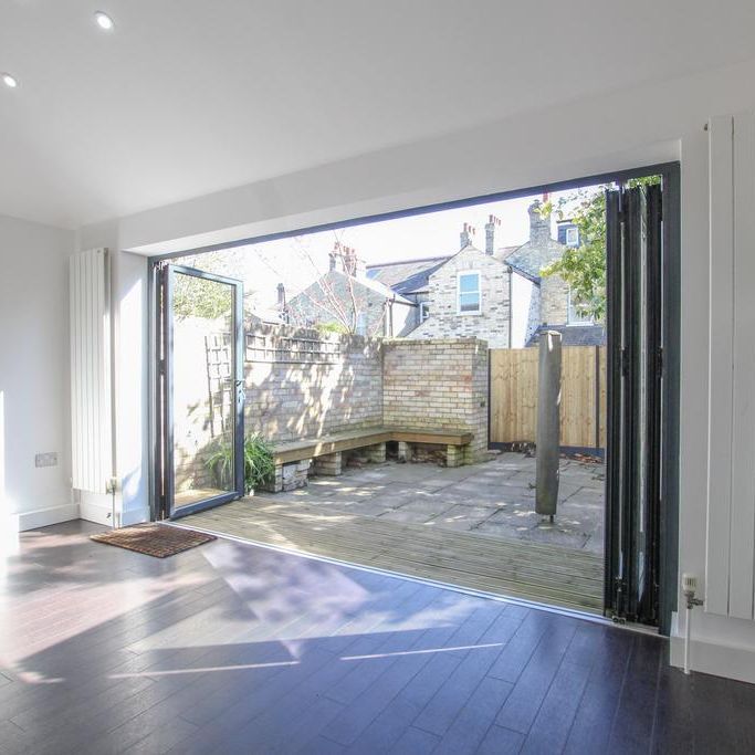 4 bedroom terraced house to rent - Photo 1