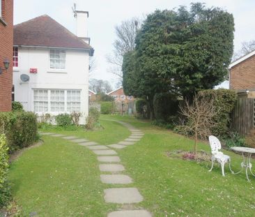 Flat to rent on - Photo 2