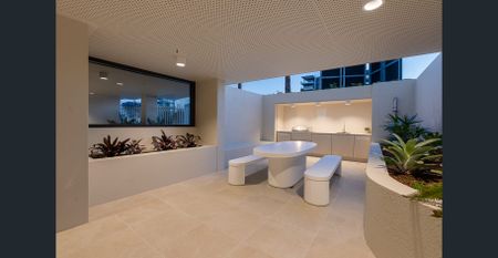 Brand-New 2 Bed Apartment in Elevaire, Palm Beach - Photo 4
