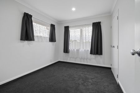 Fresh Townhouse on Featherston! - Photo 4