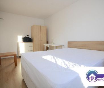 1 bedroom in a flat share to rent - Photo 3