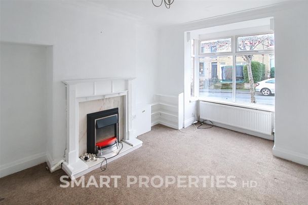 Lynndale Avenue, Huddersfield - Photo 1