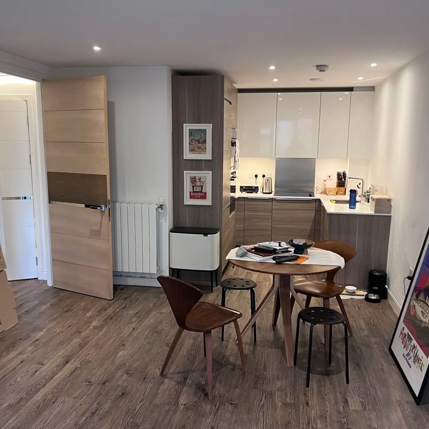 2 Bed Flat, Grand Canal Avenue, SE16 - Photo 1