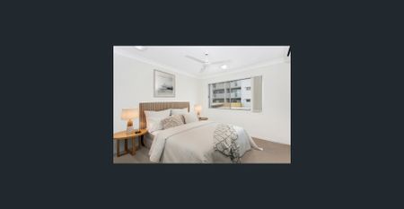 3 Bedroom Townhouse with Brand New Carpets! - Photo 3