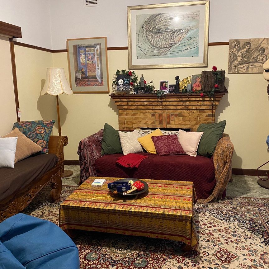 Castlemaine - Photo 1