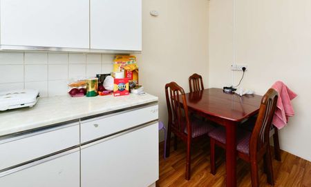2 bedroom flat for rent - Photo 4