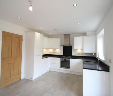 3 bedroom detached house to rent - Photo 4