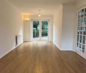 3 bedroom flat to rent - Photo 4