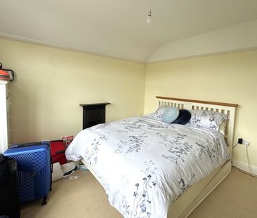 Horsell Rise, Woking - 4 bedrooms Property for lettings - Seymours - Photo 2