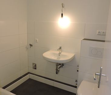 Renovierte drei Zimmer Wohnung in ruhiger Lage zum 01.11.2024 frei! - Photo 4