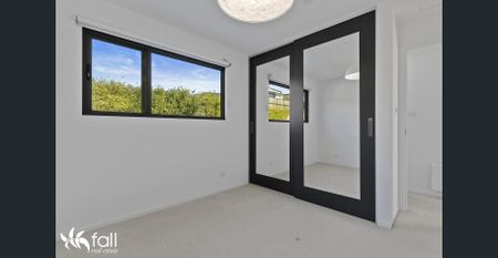 Contemporary Townhouse In The Heart Of South Hobart - Photo 2