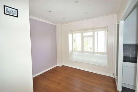 Ardmay Gardens, Surbiton, KT6 - Photo 4