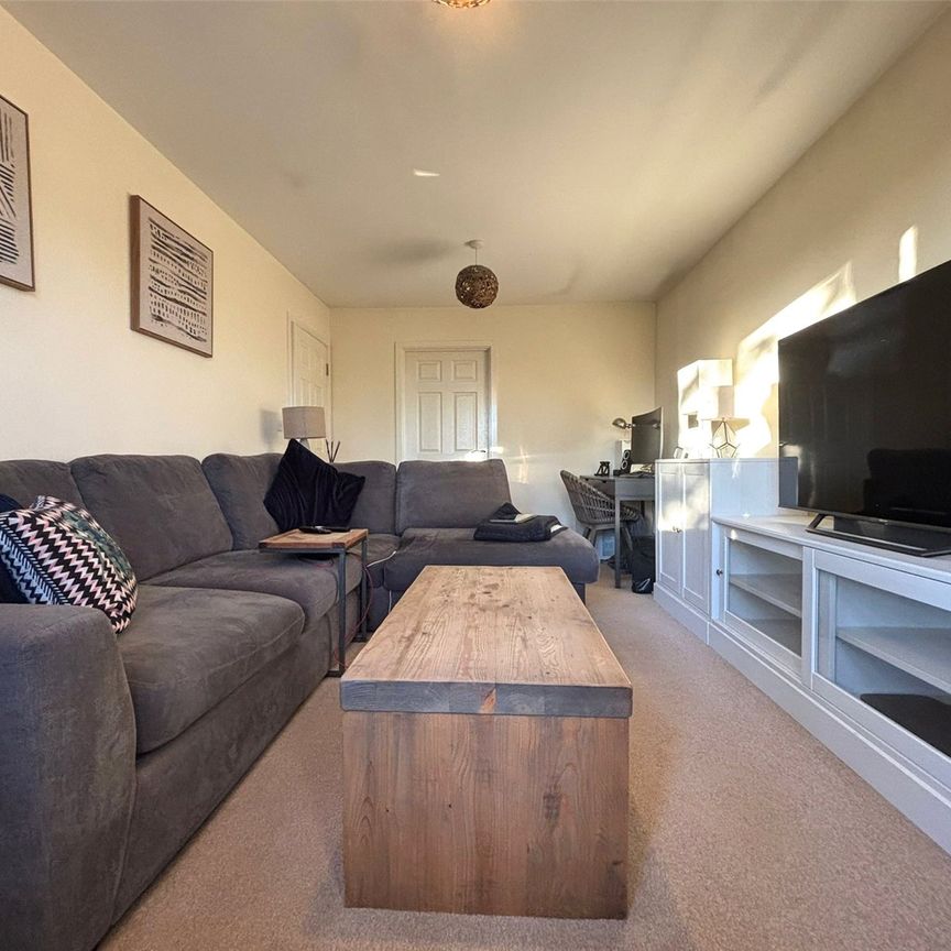 Centrifuge Way, Farnborough, GU14 - Photo 1