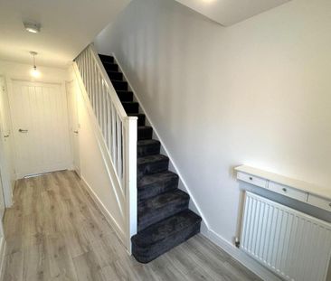 2 bedroom semi-detached house to rent - Photo 5