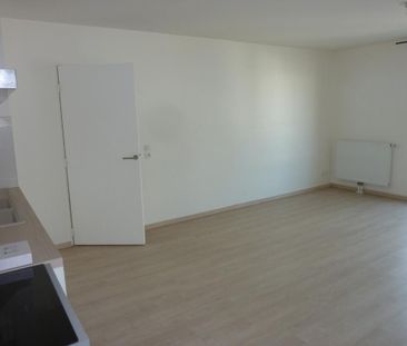 Location Appartement 2 pièces 48m² HEROUVILLE ST CLAIR 14200 - Photo 5