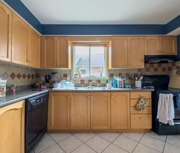 28 Southcreek Trail, Guelph - Photo 4