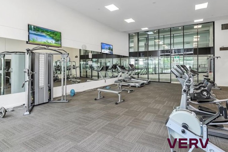 FABULOUS APARTMENT IN THE HEART OF LYNEHAM - Photo 5