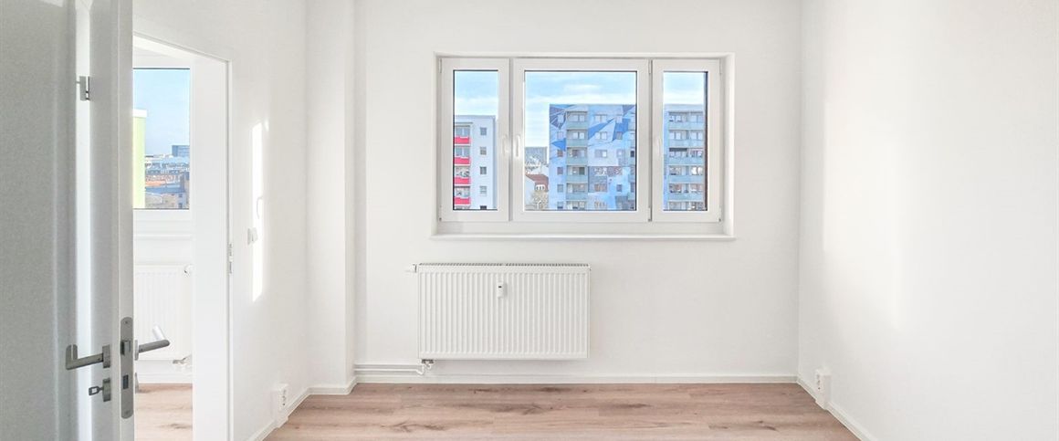 Saniertes Wohnhighlight: Moderne 4-Raum-Wohnung mit Traum-Aussicht in innenstadtnaher Top-Lage - Photo 1