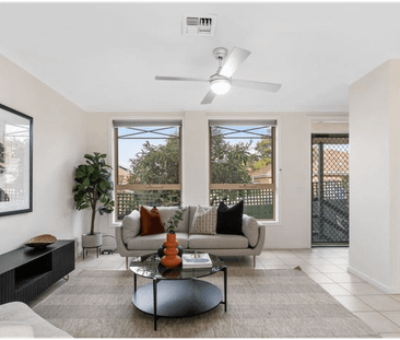 Well Maintained Contemporary Low Maintenance Townhouse in Box Hill ... - Photo 4