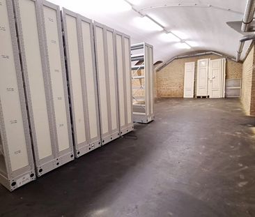 ESSLINGGASSE, BÖRSE-NÄHE, 85 m2 Lagerraum, Stromanschluss, Belüftun... - Photo 5