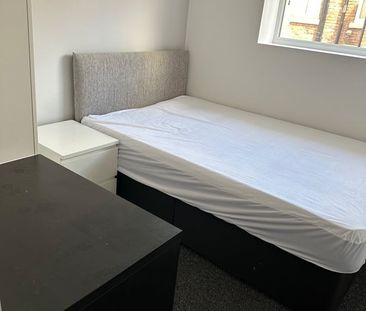 Room in a Shared House, Albert Edward Road, L7 - Photo 3