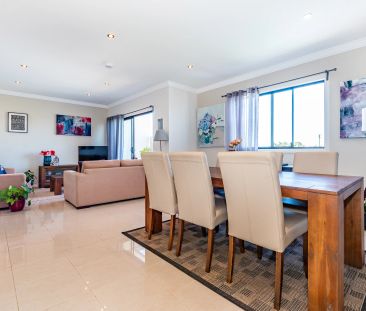 Fully Furnished Coastal Retreat - 6-Month Lease Only! - Photo 6