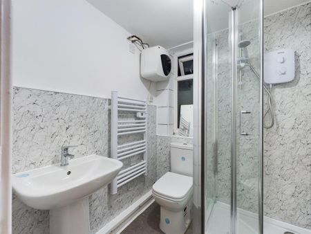 6 bedroom house to rent - Photo 2