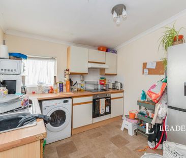 2 bedroom flat to rent - Photo 6