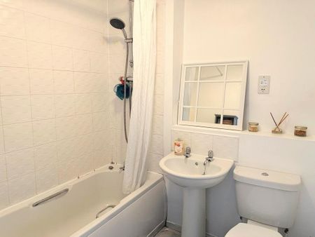 2 bedroom apartment to rent - Photo 4