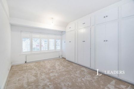 3 bedroom semi-detached house to rent - Photo 4