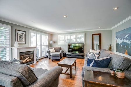 For Lease - 256 Eastcourt Road, Oakville, Ontario - Photo 2