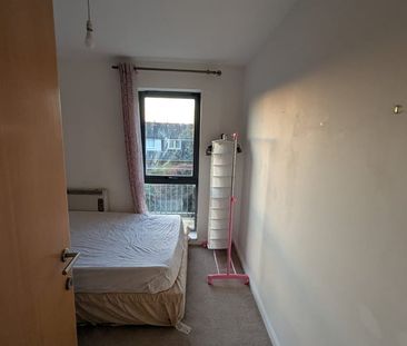 2 Bed Flat, Ordsall Lane, M5 - Photo 2