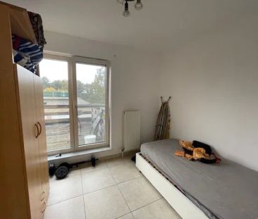 Sfeervol, gezellig en ruim appartement met 3 slaapkamers gelegen te... - Photo 4