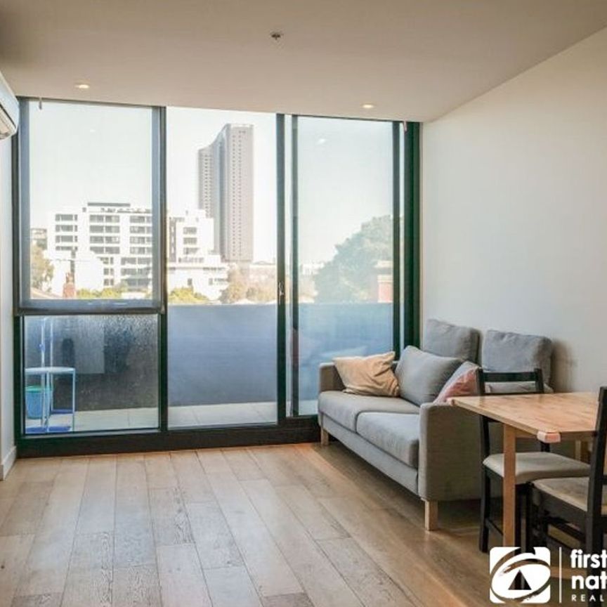 Partly Furnished - Modern & Stylish Living in the Heart of Box Hill! - Photo 1