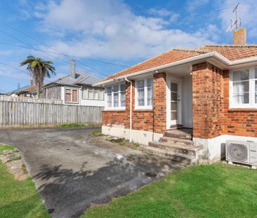 Spacious and Sunny Home in a Superb Location - Photo 6