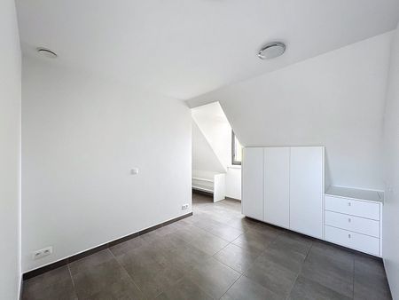 Recent duplexappartement, gelegen aan het Maes en Boereboomplein te Heist. - Photo 3