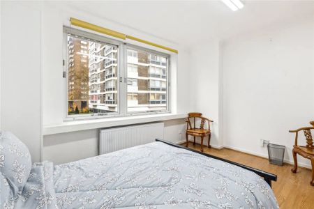 1 bedroom flat in Hyde Park - Photo 3