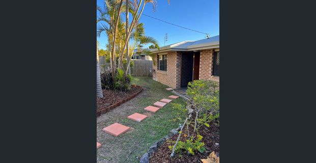 WELCOME TO YOUR NEW ROOM IN MAROOCHYDORE SHAREHOUSE! - Photo 1