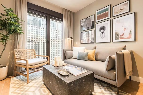 Calle de la Farmacia, Madrid, Community of Madrid 28004 - Foto 1