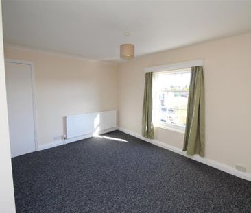3 bedroom apartment to rent - Photo 3