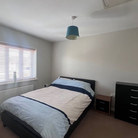 Russell Close - Photo 4