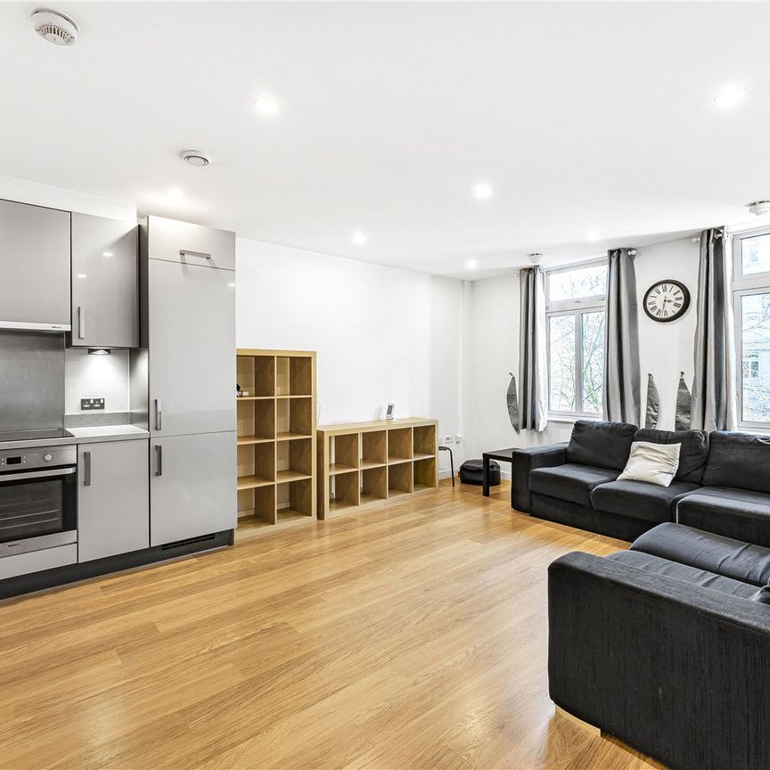 Coral Apartments, Salton Square, London, E14 7GL - Photo 1