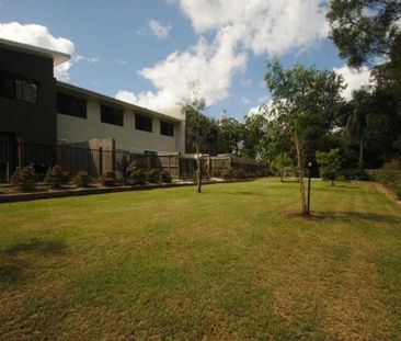 Centrally Located Modern Townhouse - Photo 5