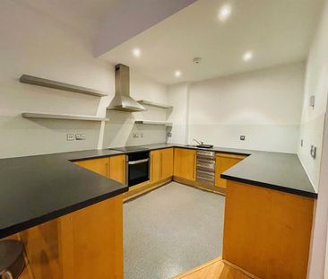 2 Bed Flat - Photo 4