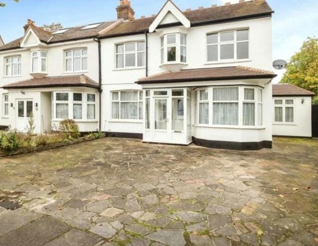 Room in a Shared House, Selborne Road, IG1 - Photo 1