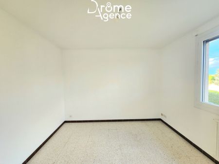 Location Maison 4 pièces 93m² ST MARCEL LES VALENCE 26320 - Photo 3